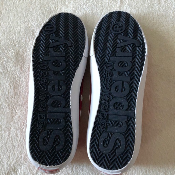 Superdry Red canvas sneaker New w box - Picture 4 of 7